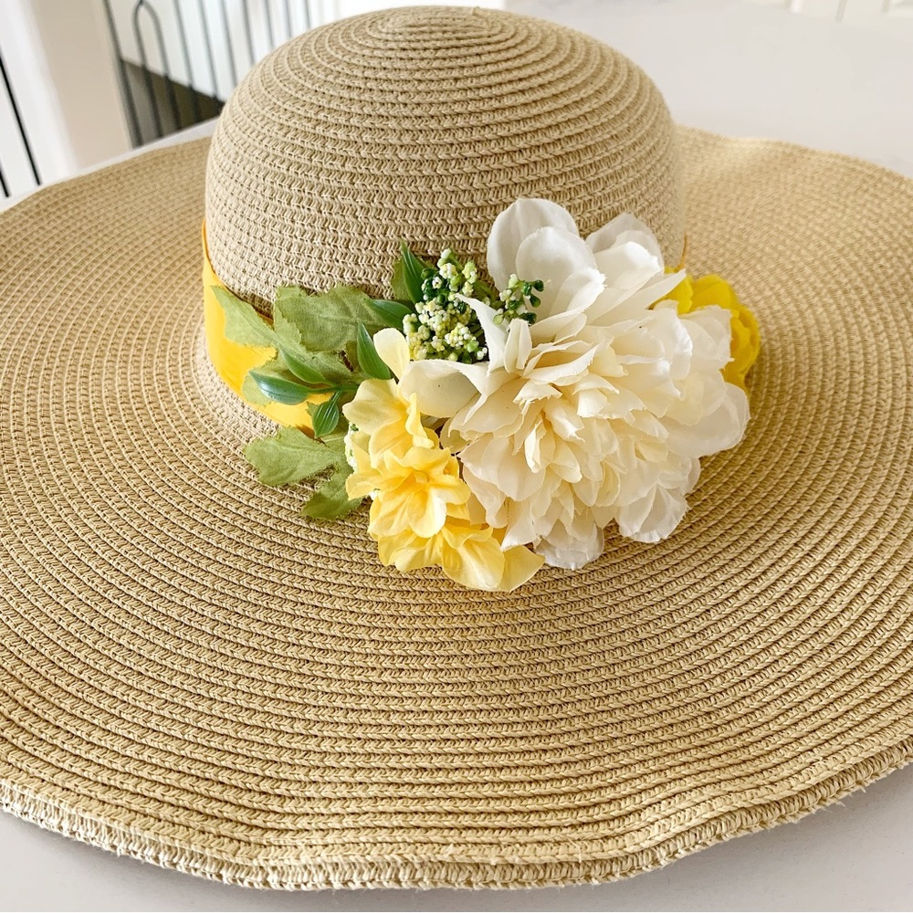 👒 MAGID Floppy Handmade Faux Flower Wide Brim Woven Paper Straw Hat - Picture 4 of 9